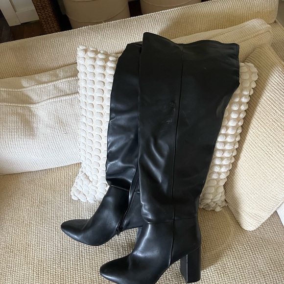H&M Chic Black Faux Leather Wide Calf Heeled Boots - Picture 3 of 3